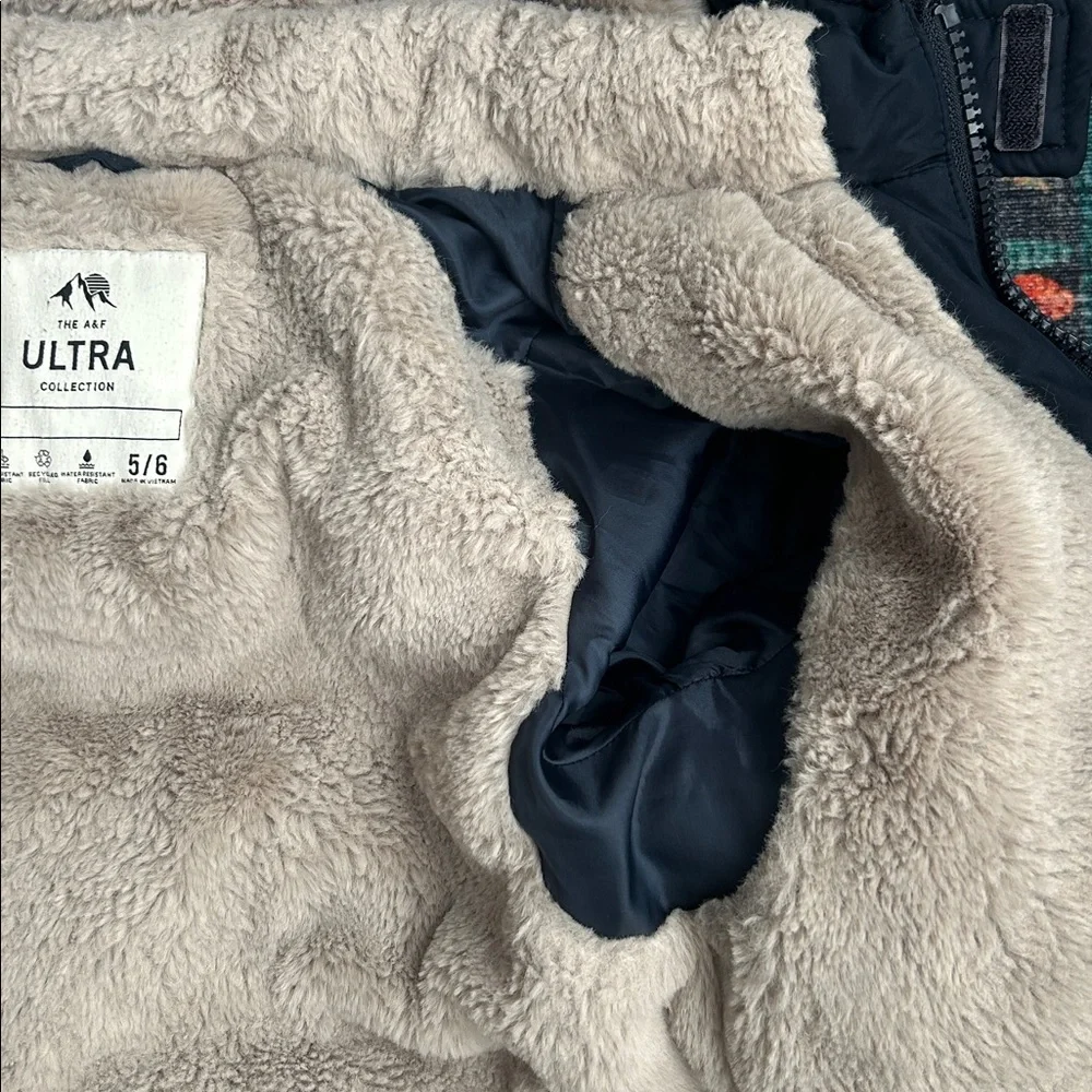 Abercrombie Ultra Collection Navy Blue Puffer Parka with Hood, Size 5/6